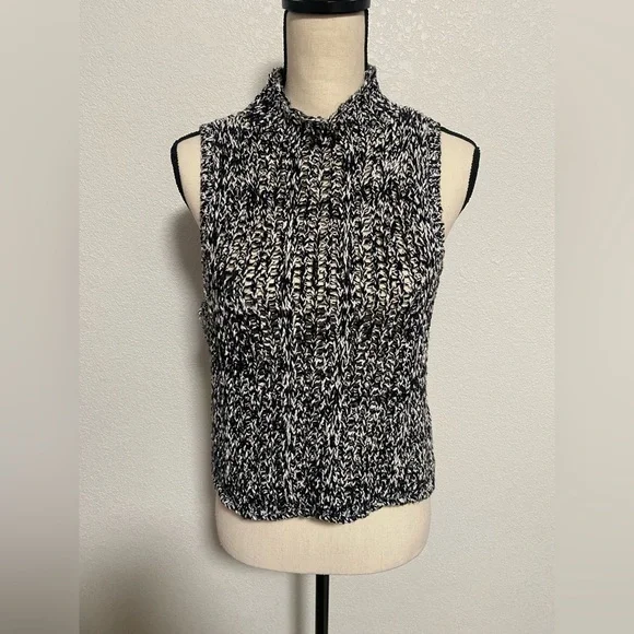 Hollister Black White Knit Vest Sleevess - Picture 1 of 6